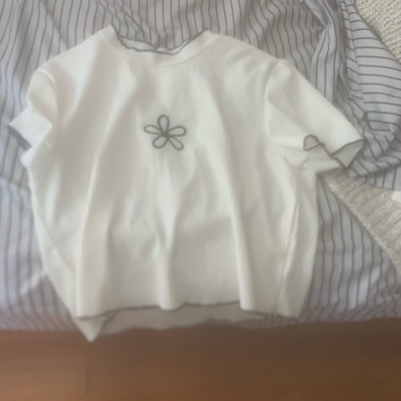 White crop top - Picture 1 of 2